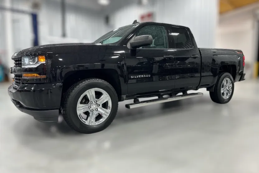 2019 Chevrolet Silverado 1500 Custom photo 1