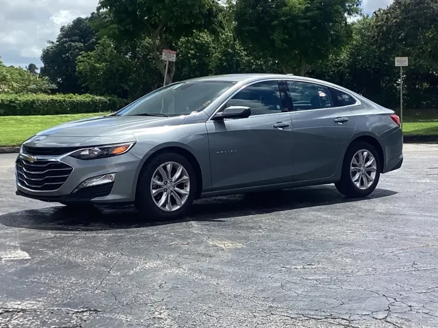 2023 Chevrolet Malibu 1LT photo 1