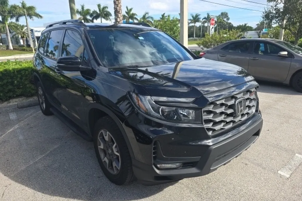 2023 Honda Passport TrailSport photo 1