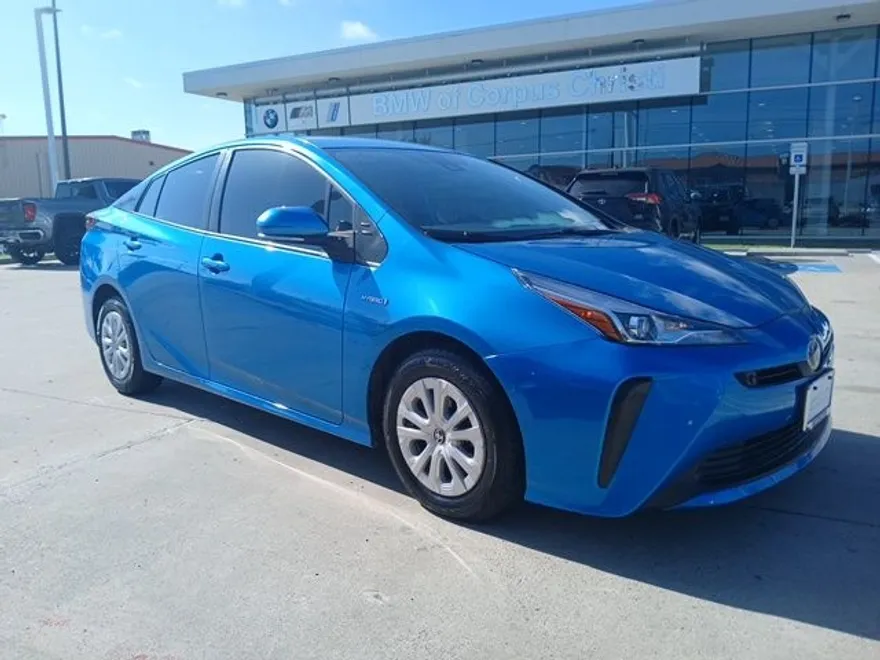2022 Toyota Prius L photo 1