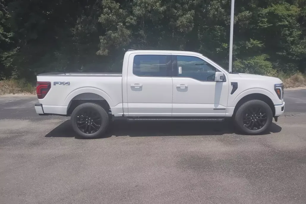2025 Ford F-150 Lariat photo 1