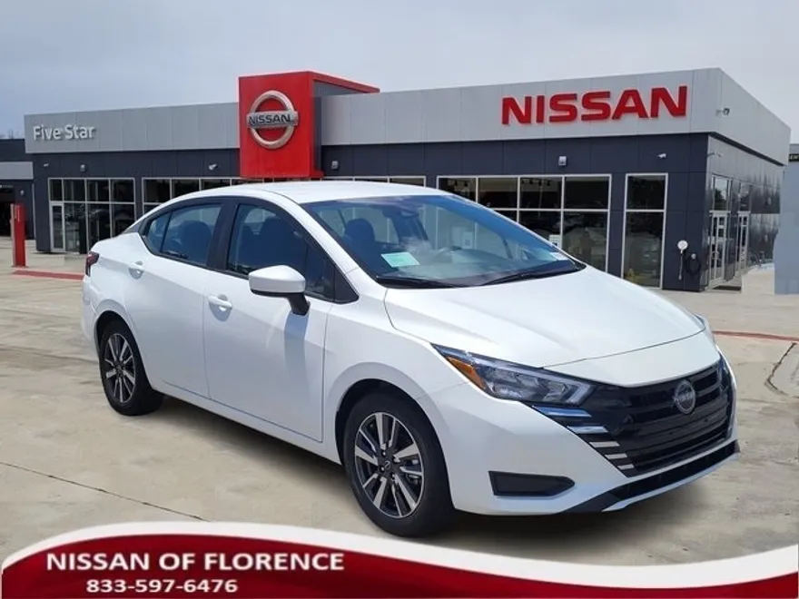 2025 Nissan Versa 1.6 SV photo 1
