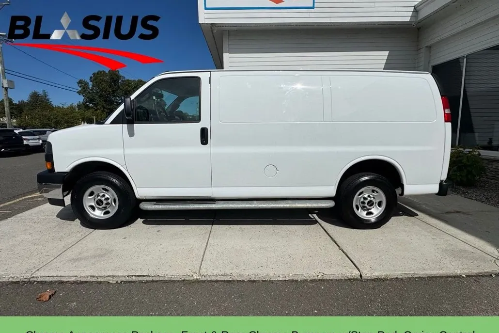 2023 Gmc Savana 2500 Cargo photo 1