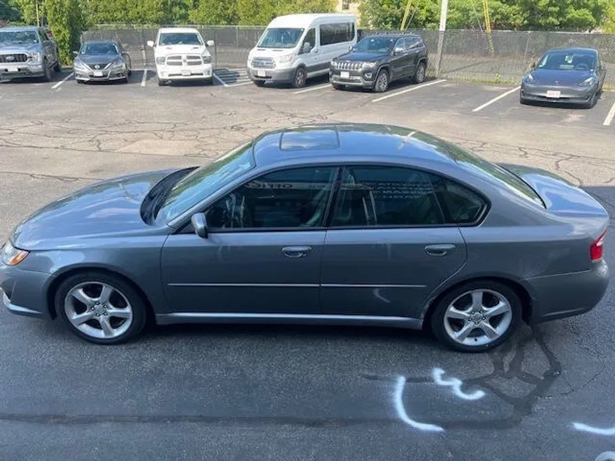 2009 Subaru Legacy 2.5i Limited photo 1