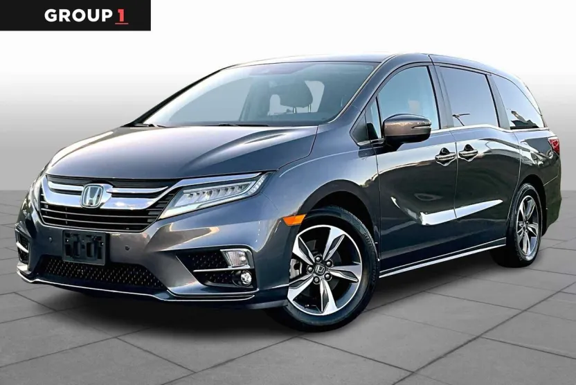 2019 Honda Odyssey Touring photo 1