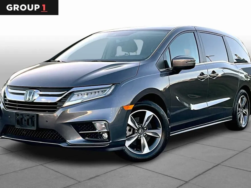 2019 Honda Odyssey Touring photo 1