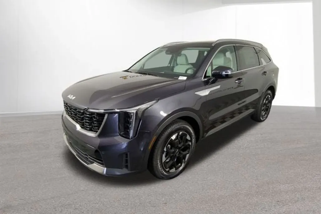 2025 Kia Sorento S photo 1