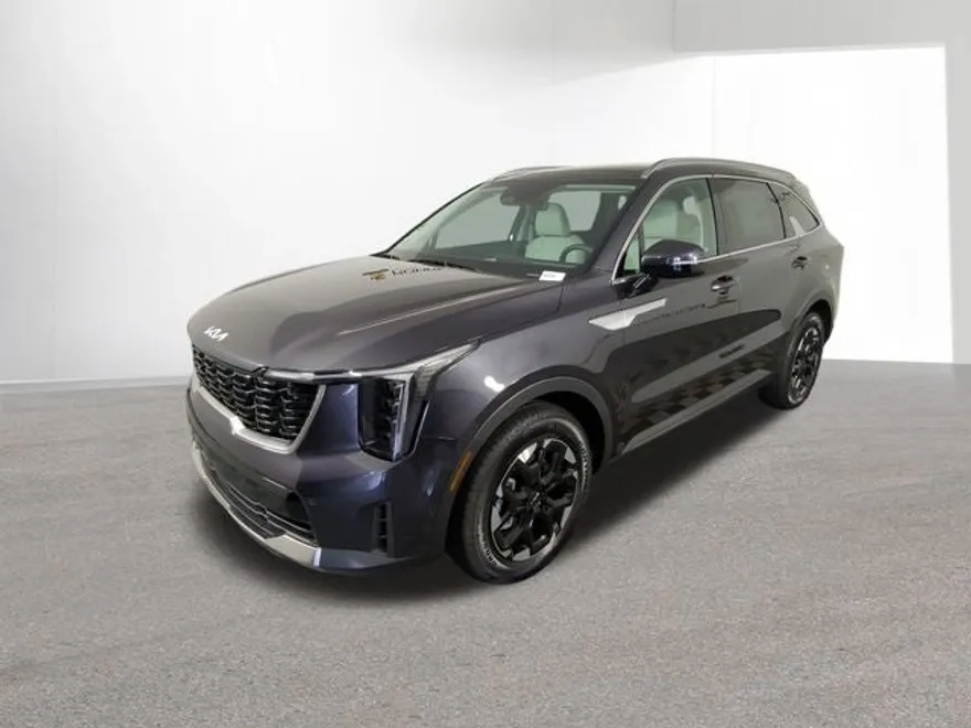 2025 Kia Sorento S photo 1