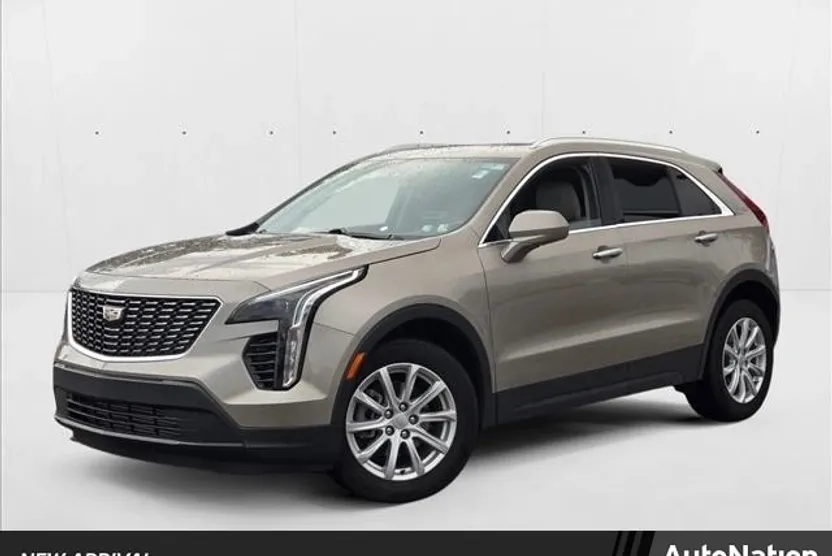 2023 Cadillac XT4 Luxury photo 1