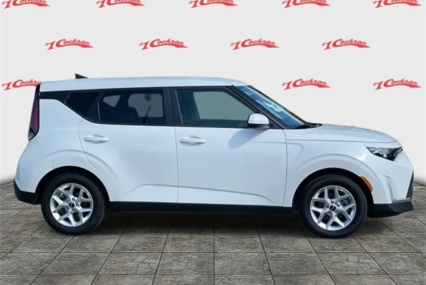 2023 Kia Soul LX S photo 1