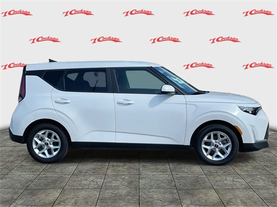 2023 Kia Soul LX S photo 1