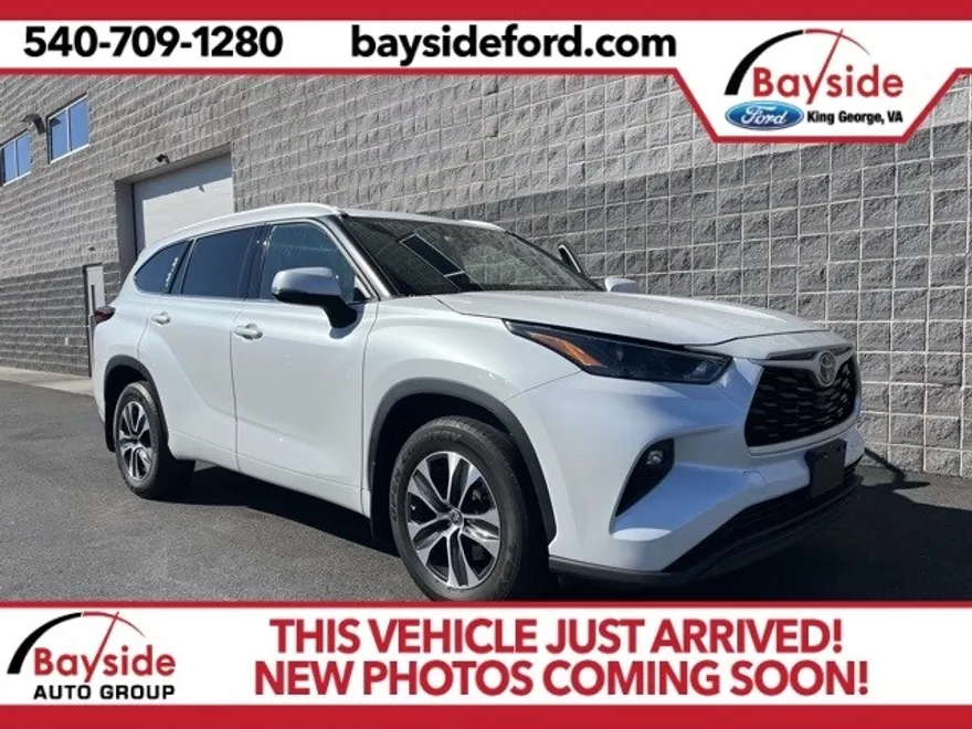 2022 Toyota Highlander XLE photo 1