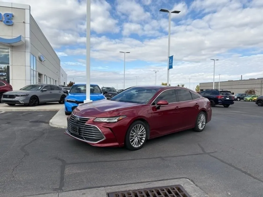 2019 Toyota Avalon Limited photo 1