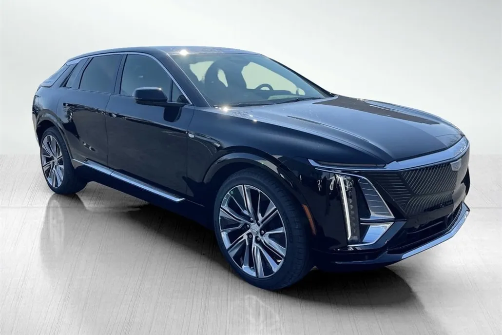 2025 Cadillac Lyriq Luxury photo 1
