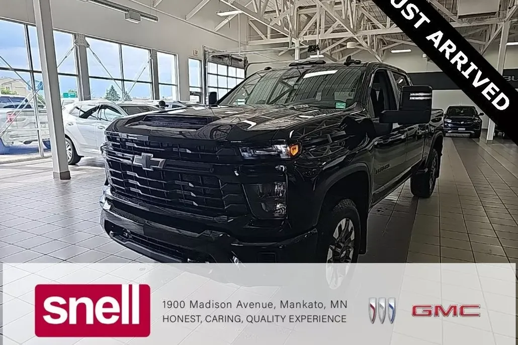 2024 Chevrolet Silverado 2500HD Custom photo 1