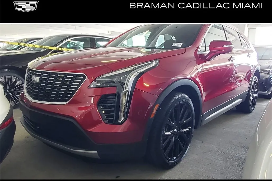 2022 Cadillac XT4 Premium Luxury photo 1