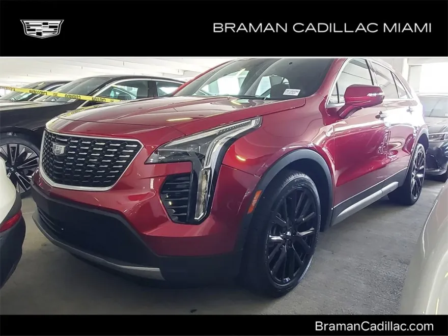 2022 Cadillac XT4 Premium Luxury photo 1