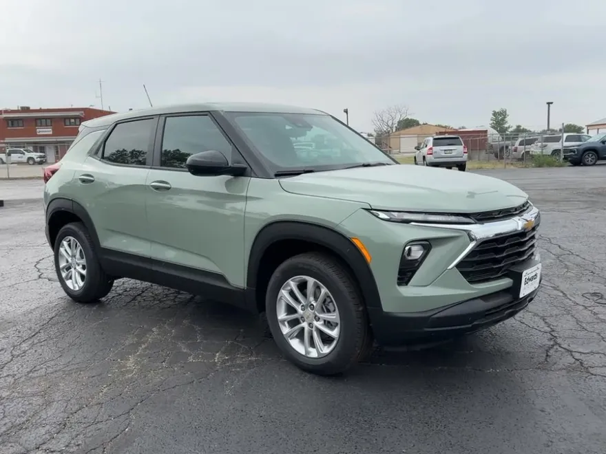 2026 Chevrolet Trailblazer LS photo 1