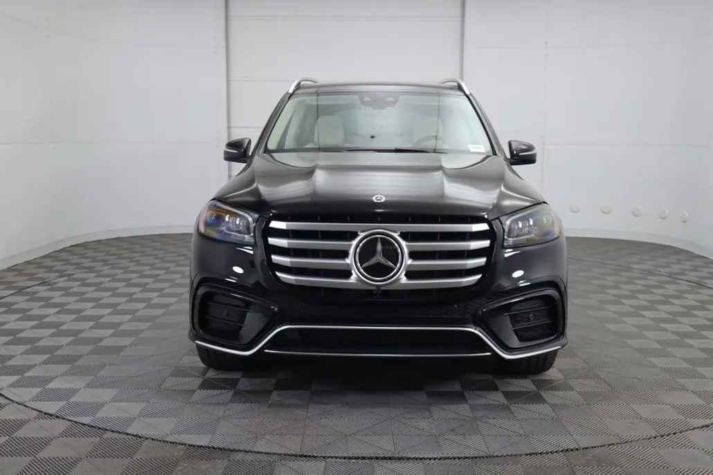 2025 Mercedes Benz GLS 450 4MATIC photo 1