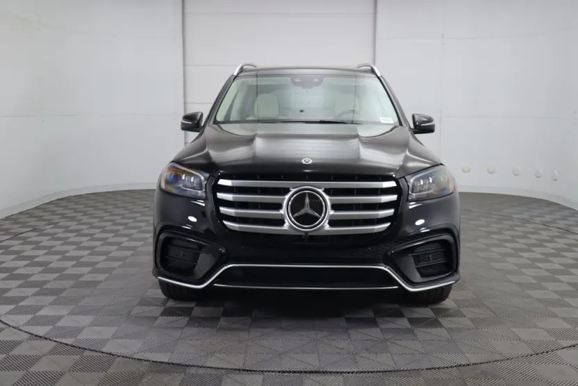 2025 Mercedes Benz GLS 450 4MATIC photo 1
