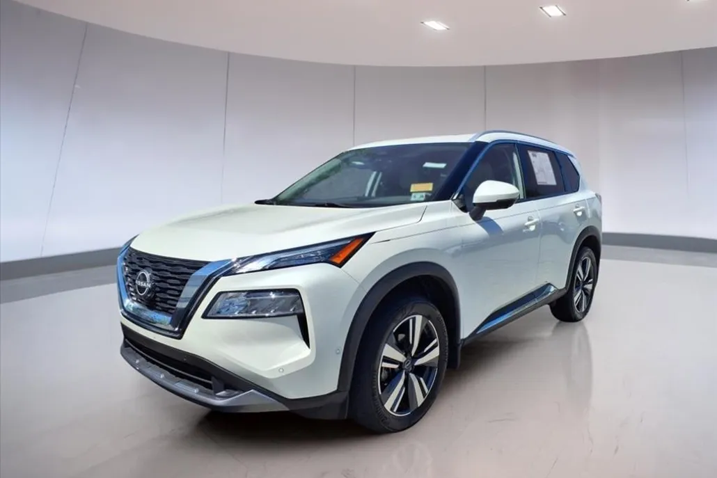 2023 Nissan Rogue SL photo 1