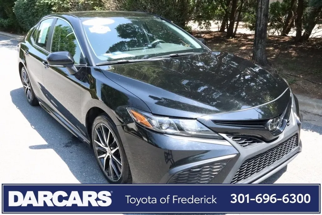 2023 Toyota Camry SE photo 1