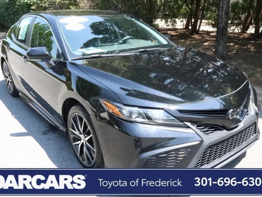2023 Toyota Camry SE photo 1