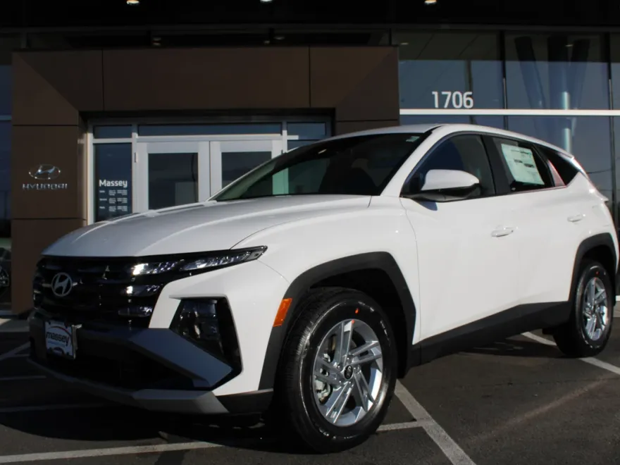 2025 Hyundai Tucson SE photo 1