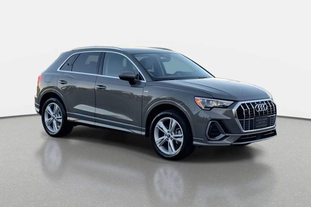 2022 Audi Q3 S line Premium photo 1