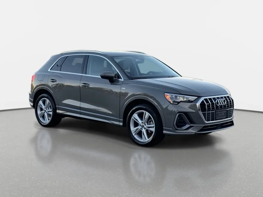 2022 Audi Q3 S line Premium photo 1