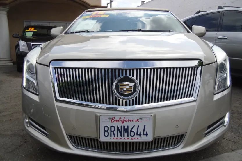 2013 Cadillac XTS Premium photo 1