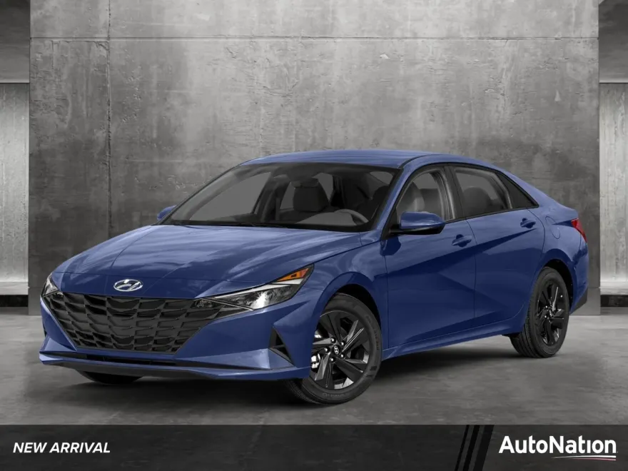 2023 Hyundai Elantra SEL photo 1