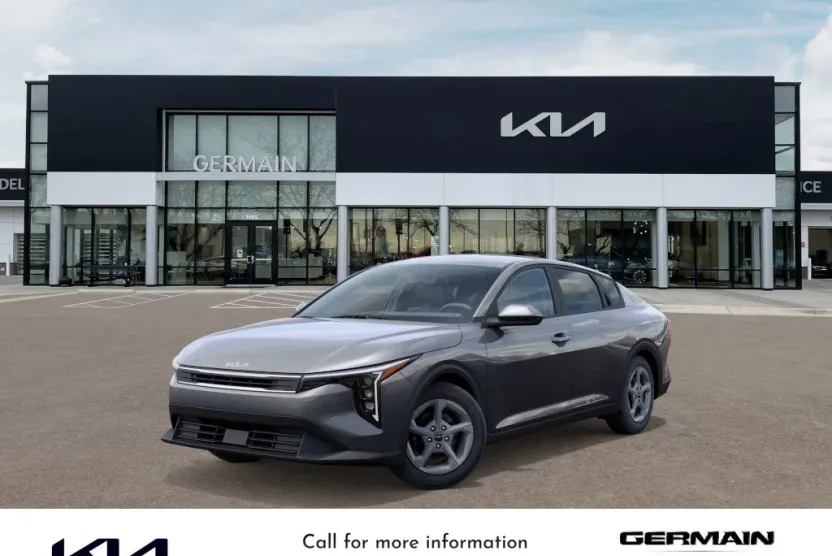 2025 Kia K4 LXS photo 1