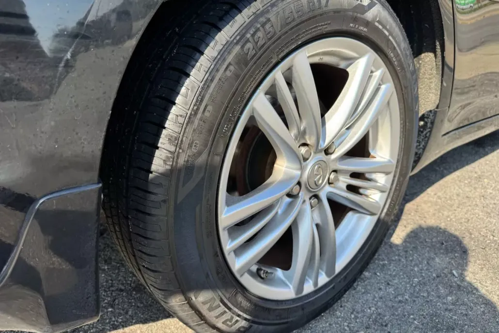 2011 Infiniti G37 photo 1