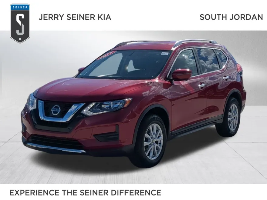 2017 Nissan Rogue SV photo 1