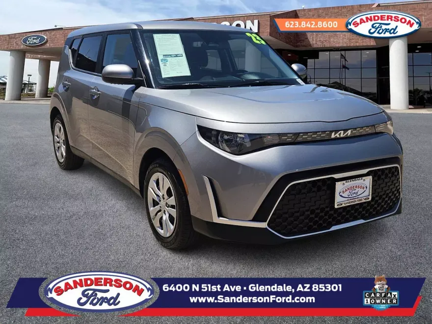 2023 Kia Soul LX photo 1