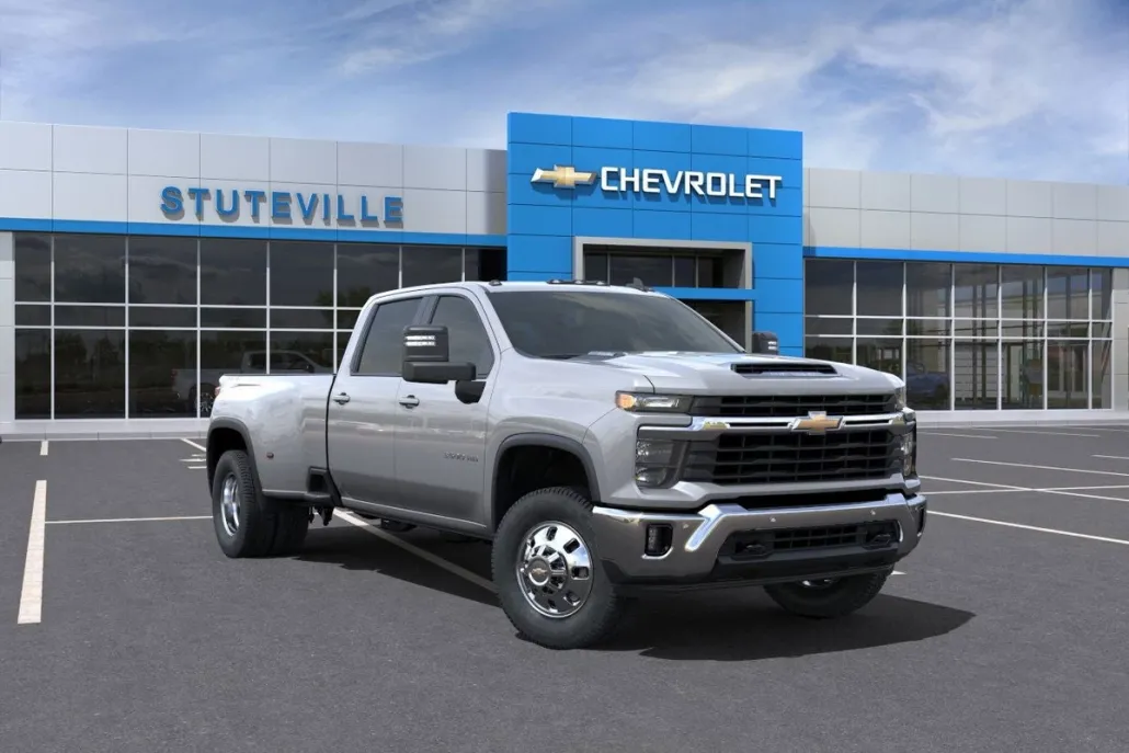 2025 Chevrolet Silverado 3500HD LT photo 1