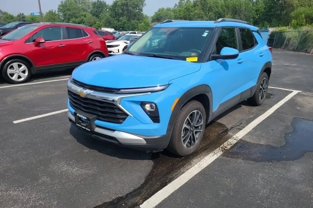 2024 Chevrolet Trailblazer LT photo 1