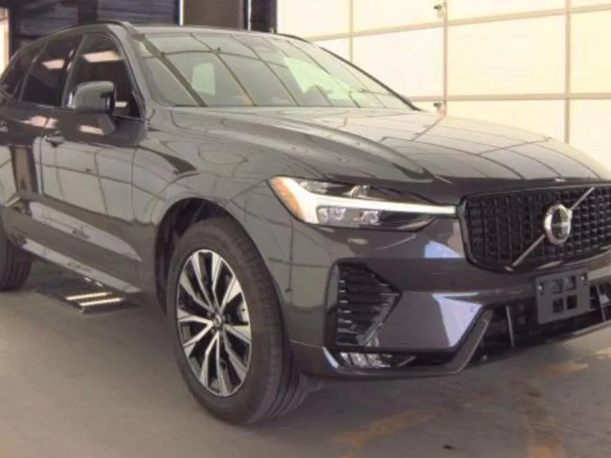 2025 Volvo XC60 Plus photo 1