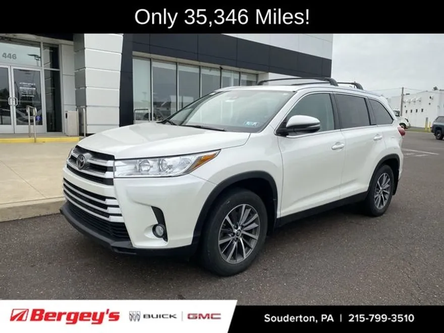 2019 Toyota Highlander XLE photo 1