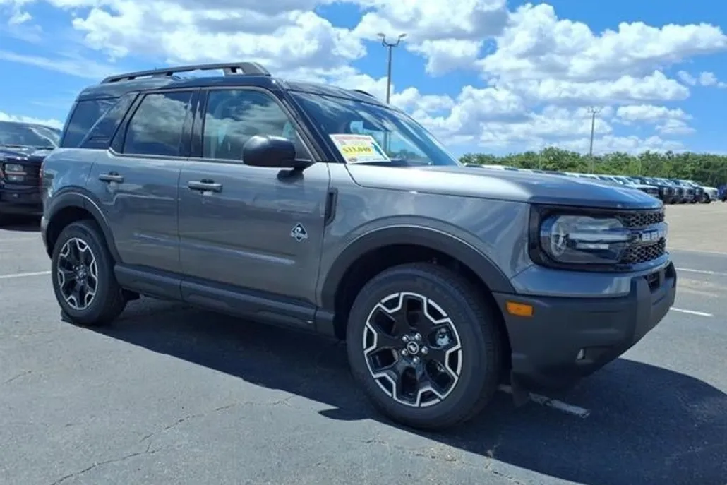 2025 Ford Bronco Sport Outer Banks photo 1