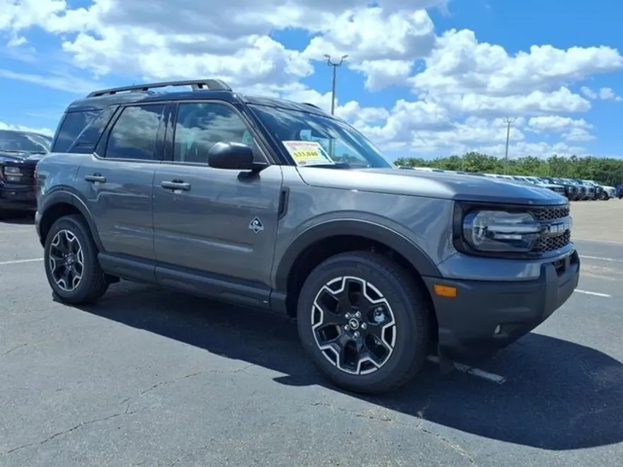 2025 Ford Bronco Sport Outer Banks photo 1