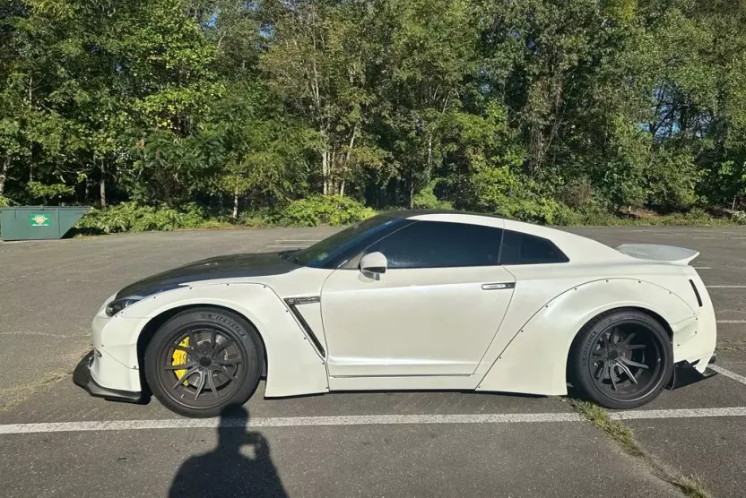 2014 Nissan GT-R Premium photo 1