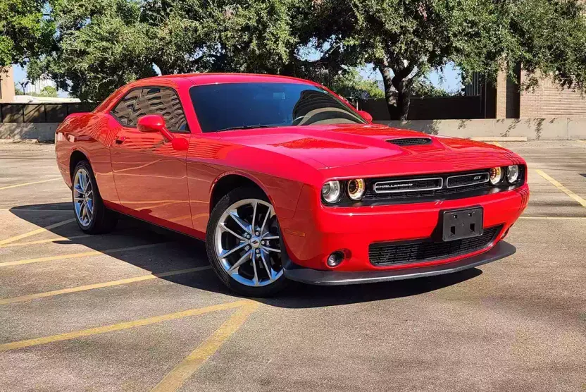 2022 Dodge Challenger GT photo 1