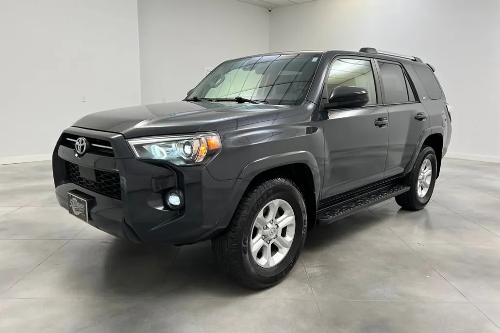 2024 Toyota 4Runner SR5 photo 1