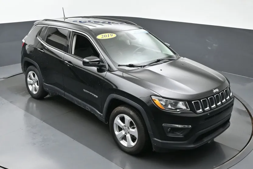 2019 Jeep Compass Latitude photo 1