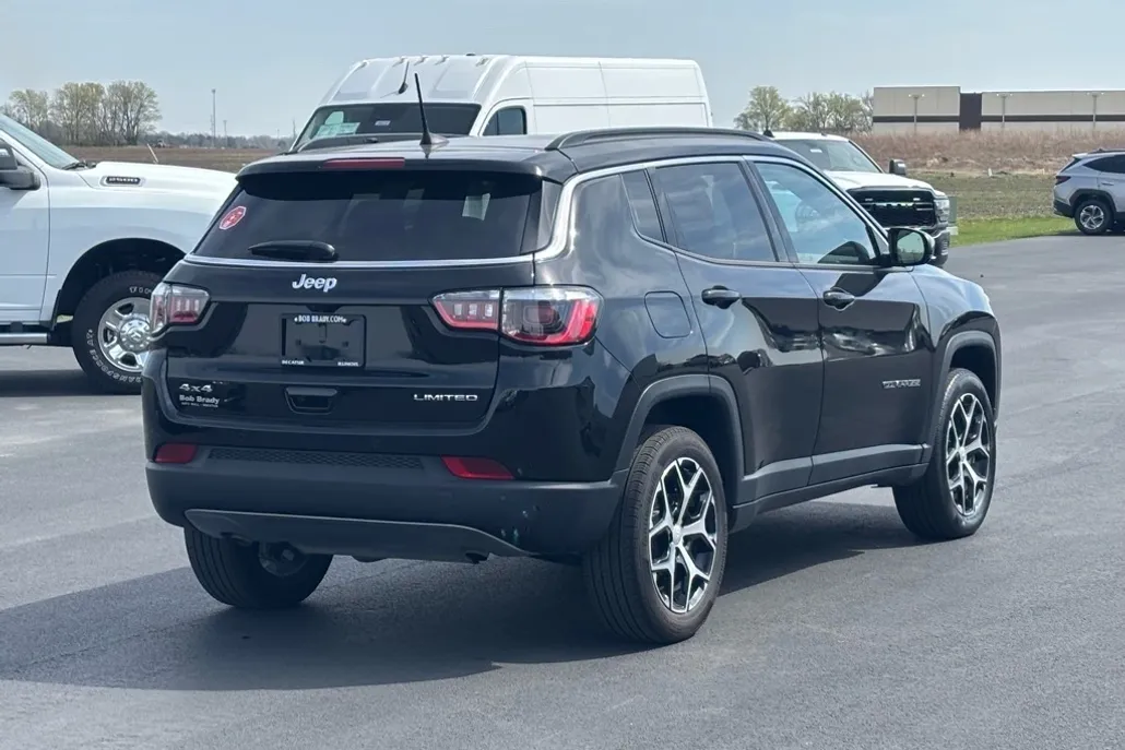 2024 Jeep Compass Limited photo 1