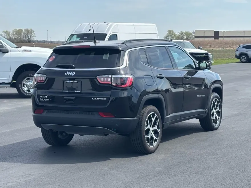 2024 Jeep Compass Limited photo 1