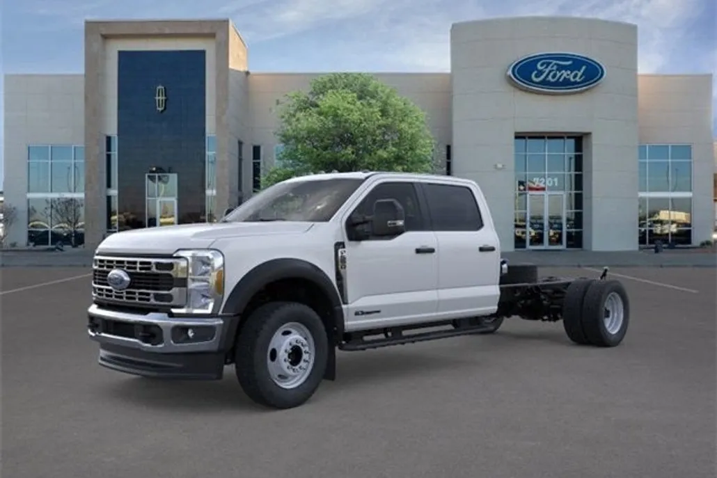 2026 Ford F-550 photo 1