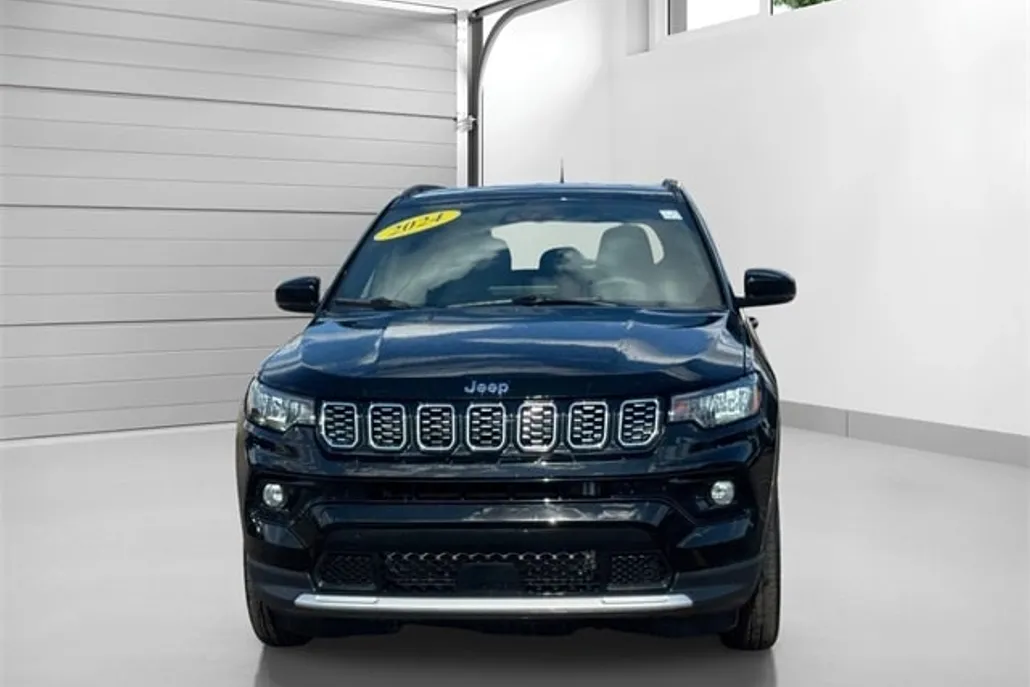 2024 Jeep Compass Limited photo 1
